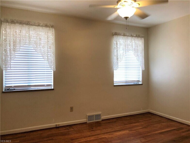 Bedroom 1 - 11509 Lake Ave