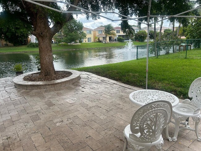 Building Photo - 4046 Eastridge Dr