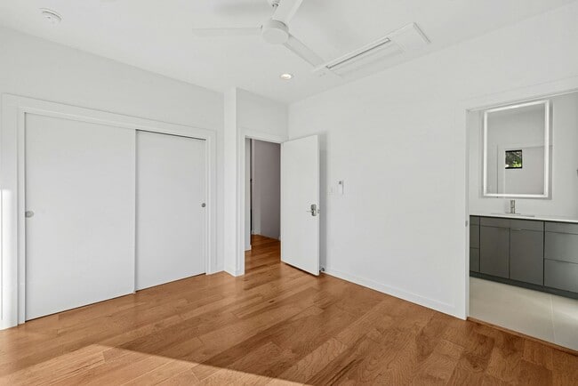 Building Photo - Three 3X3 stand alone townhomes in West Campus!