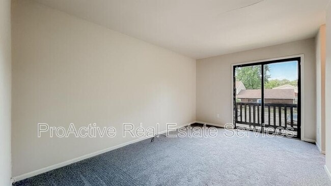Building Photo - 1373 E Tanners Creek Dr