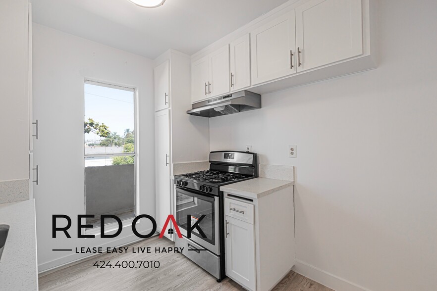 Building Photo - 700 Glenway Dr