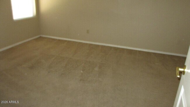 Building Photo - 2471 W Hemlock Way