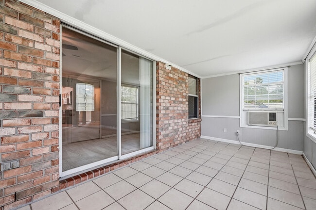 Building Photo - 339 Peggy Dr