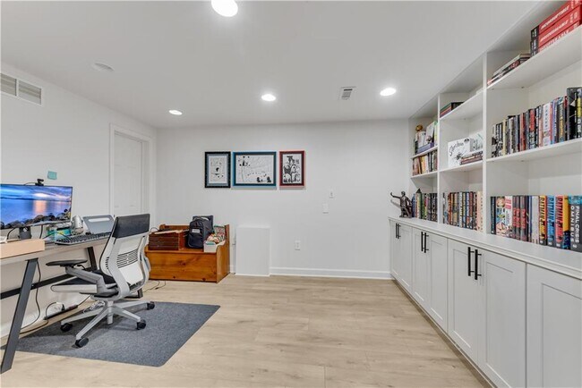 Building Photo - 4669 Ashford Club Dr