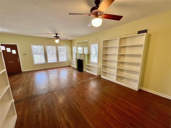 Building Photo - 302 Park Ln