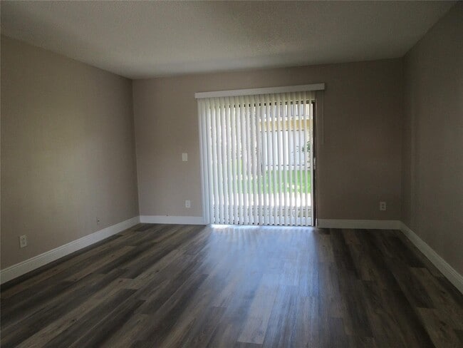 Building Photo - 11515 NW 44th St