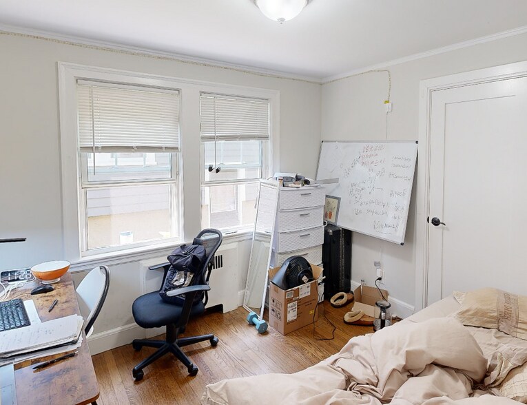 Building Photo - 25 Greycliff Rd
