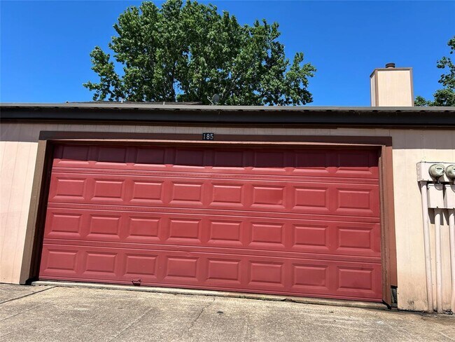 Building Photo - 12500 Brookglade Cir