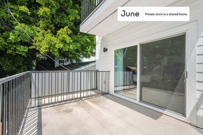 Building Photo - Room in Shared 4 bed/3 bath home