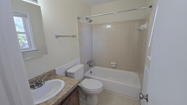 Building Photo - West Columbia