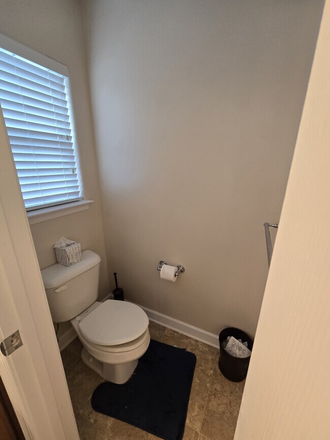 Building Photo - 2009 Breck Ave