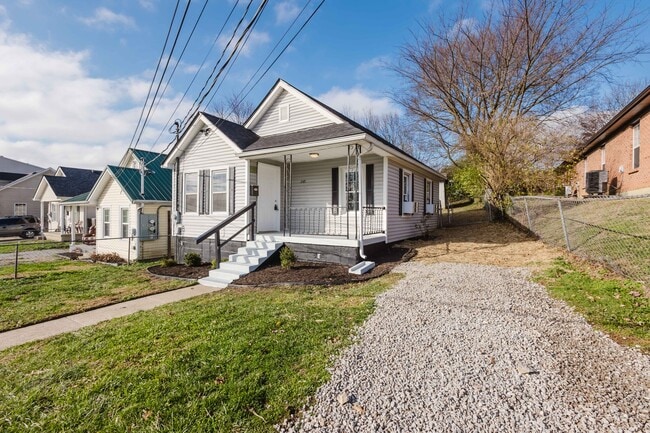 Building Photo - 245 Evansdale Ave