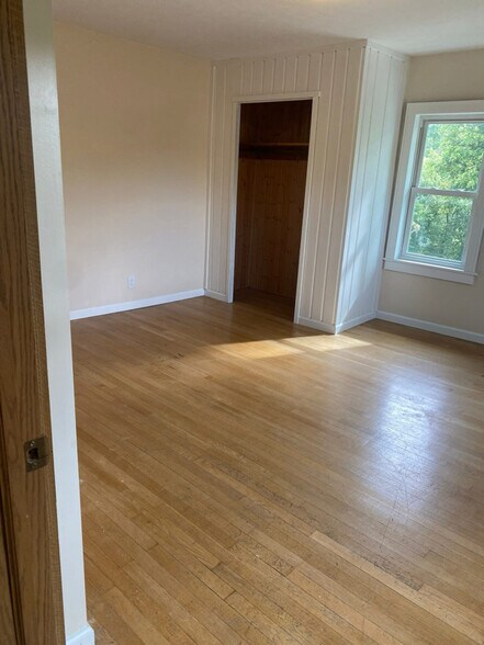Building Photo - 1703 Skyline Heights