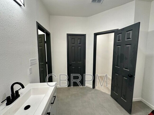 Building Photo - 4709 47th St