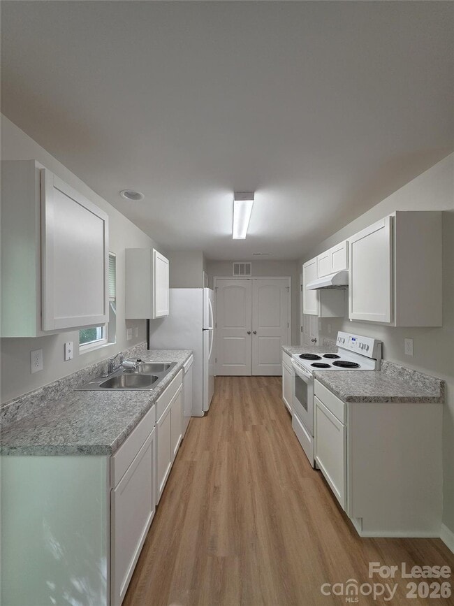 Building Photo - 1156 McRee Heights Cir