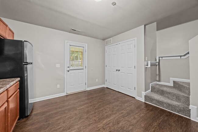 Building Photo - Welcome to Acorn Forest!