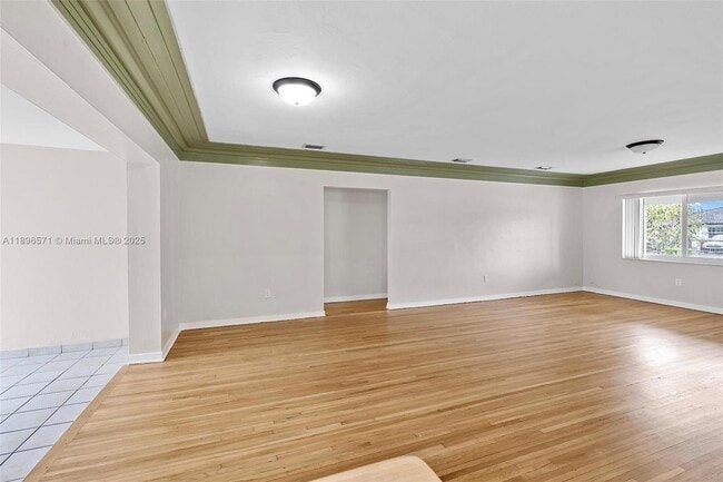 Building Photo - 1221 NW 34th Ave