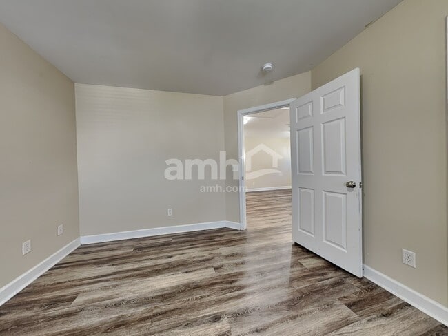 Building Photo - 35 Summer Hill Ct