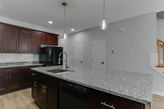 Building Photo - 1436 W 39th St