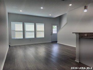 Building Photo - 6942 Crestway Rd