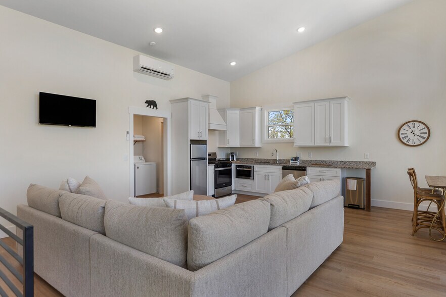 Building Photo - 160 Emalyn Ct