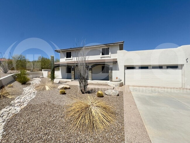 Building Photo - 3700 N San Sebastián Dr