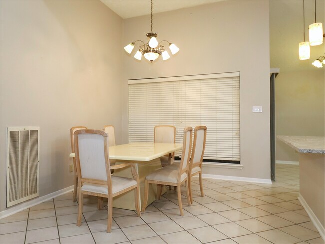 Building Photo - 3413 Benfield Dr