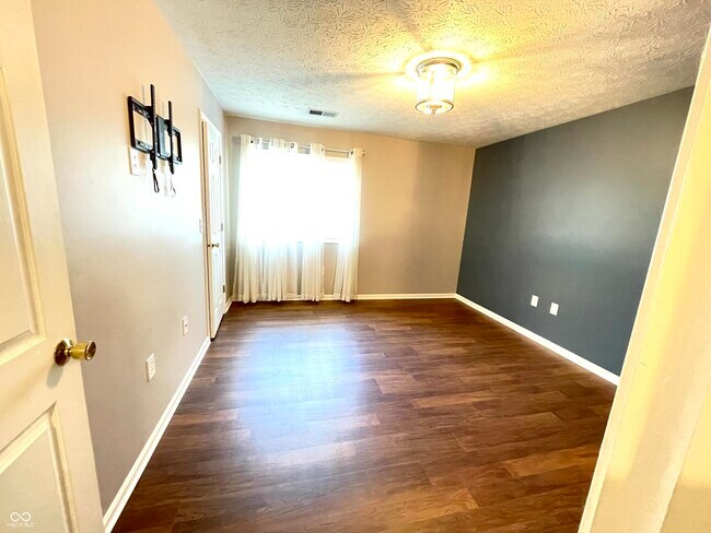 Building Photo - 12584 Tennyson Ln