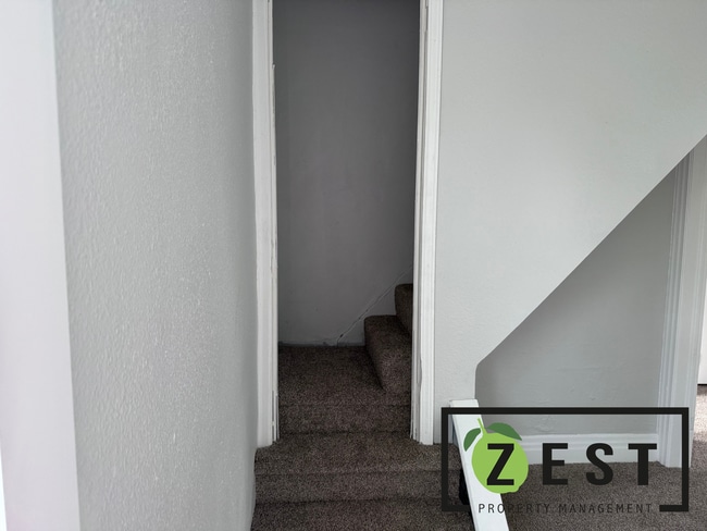 Building Photo - Beautifully Remodeled Home!