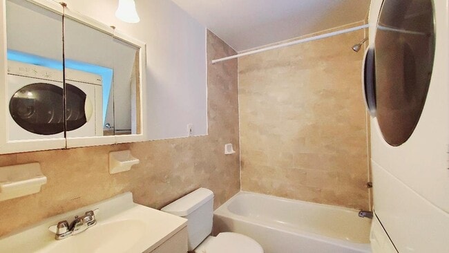 Building Photo - 63 Prospect St