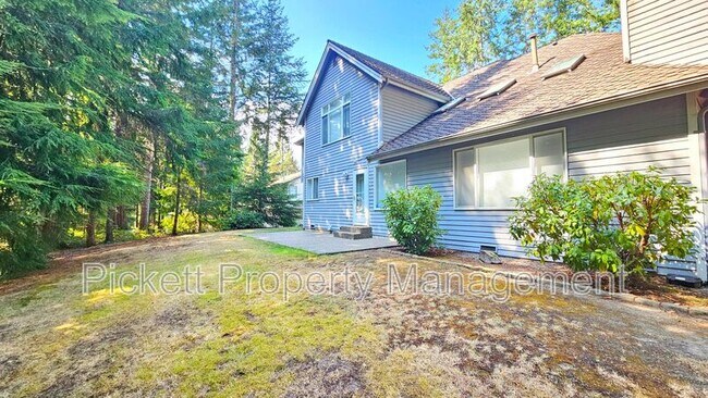 Building Photo - 6559 Gleneagle Ave SW