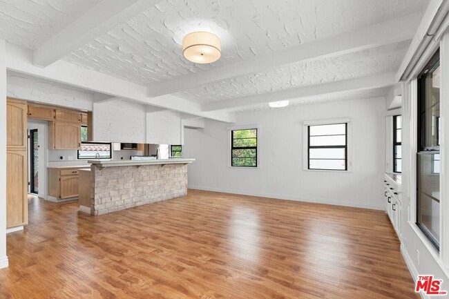 Building Photo - 6111 W 75th St