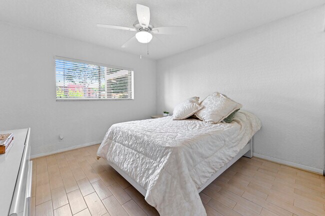 Building Photo - 15075 Witney Rd