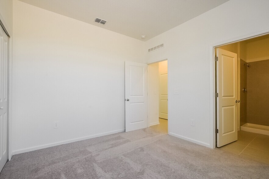 Building Photo - 7656 Gemstone St