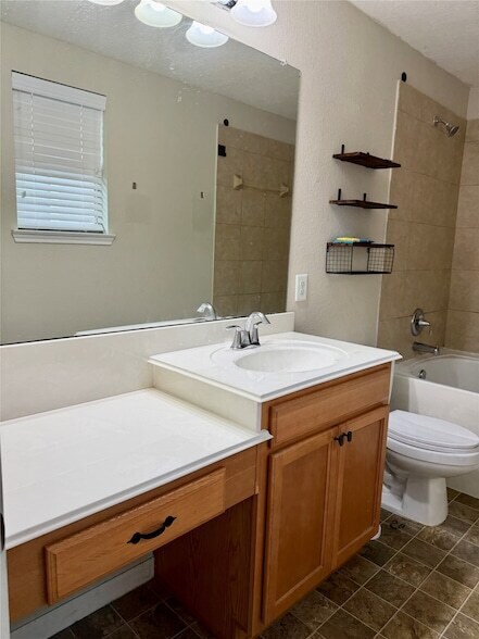 Building Photo - 16010 Limestone Lake Dr