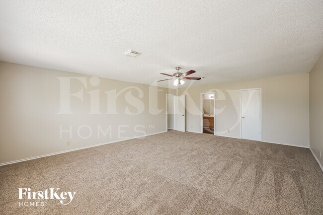 Building Photo - 7915 Cherry Glade