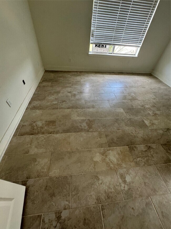 Building Photo - 3723 Westmeadow