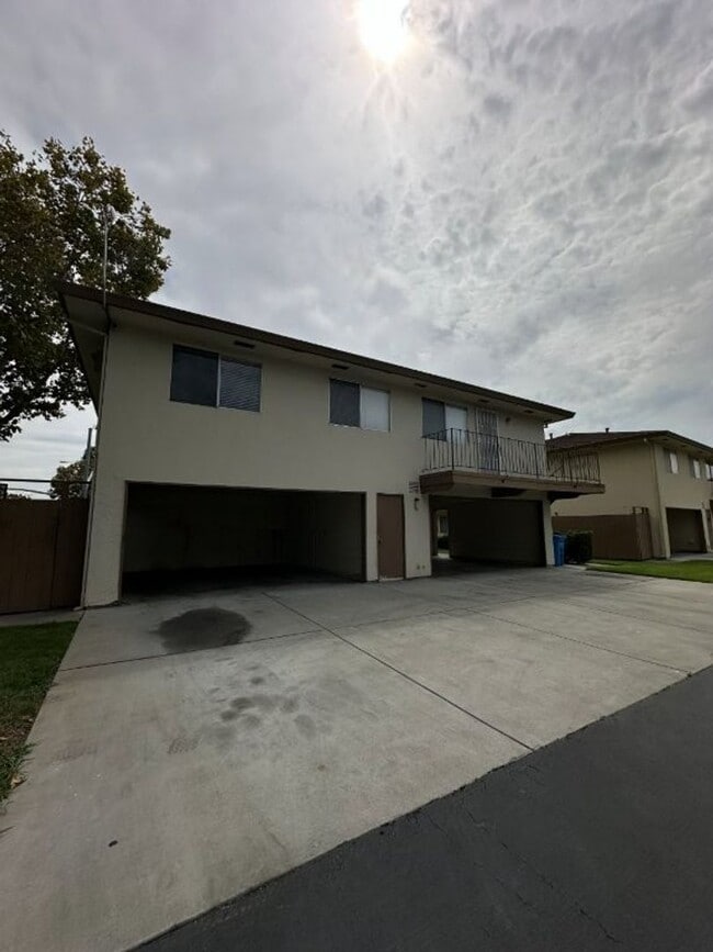 Building Photo - 2297 Medallion Dr