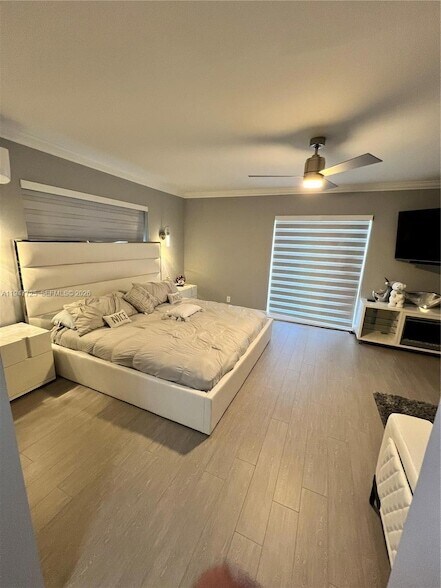 Building Photo - 5510 Bayview Dr