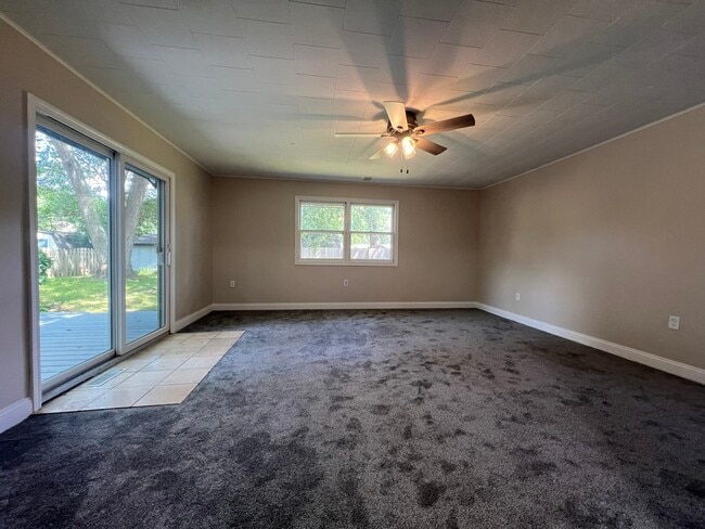 Building Photo - 16260 W Arlington Dr