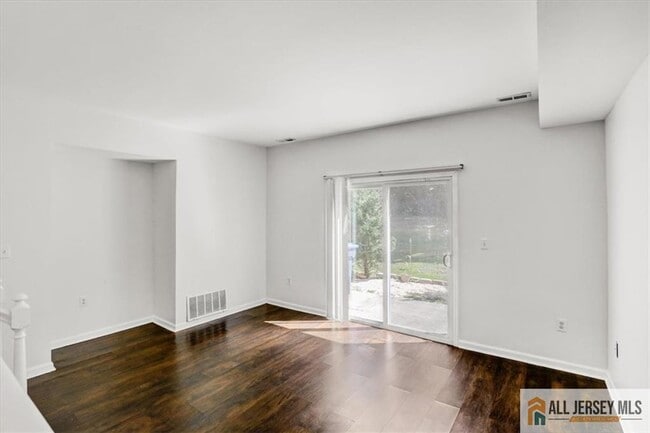 Building Photo - 715 Darlington Dr