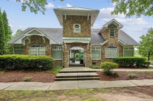 Building Photo - 250 Amal Dr SW