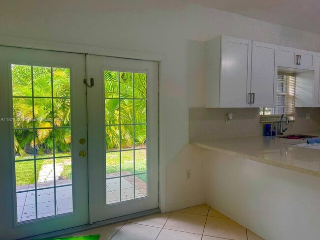 Building Photo - 3019 SW 23rd St