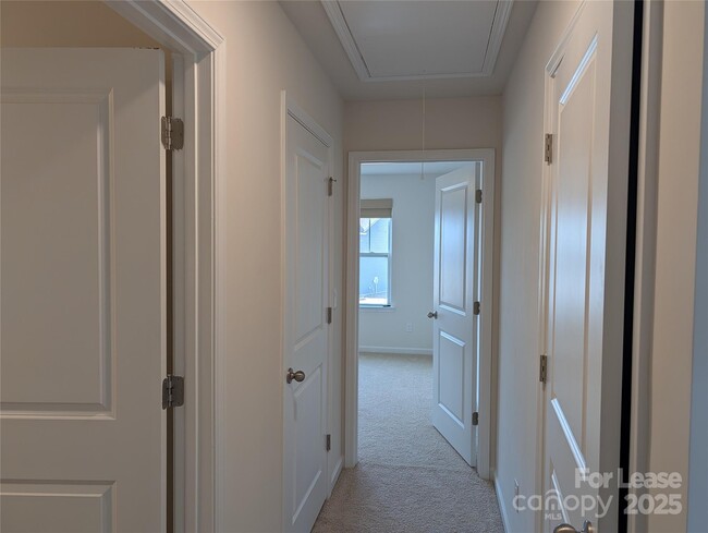 Building Photo - 10731 Claystone Dr