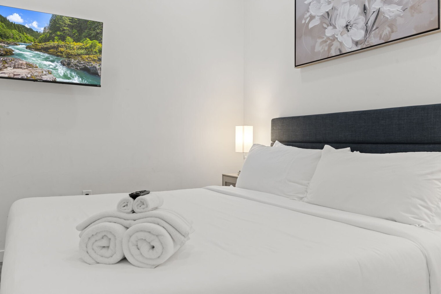 Building Photo - 501 N Perth St