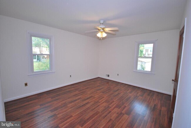 Building Photo - 5028 Nantucket Rd
