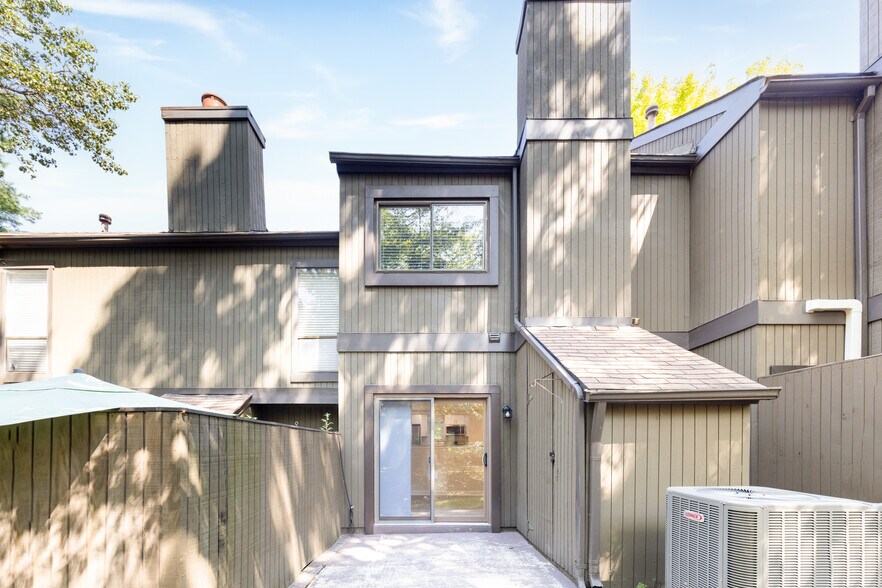 Building Photo - 11823 N Briar Patch Dr