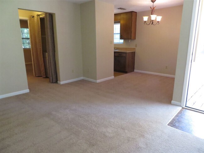Building Photo - 2081 Sandcastle Dr