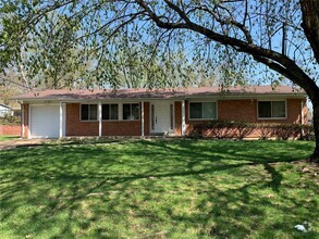 Building Photo - 738 Montmartre Dr