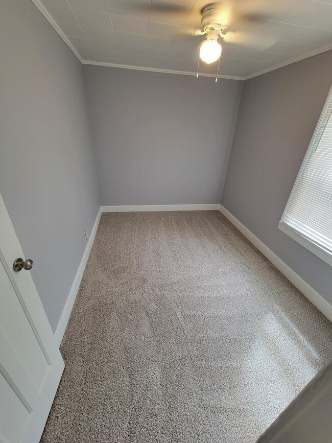 Building Photo - Great 3 bed 1 bath home coming in August!